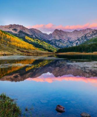 Colorful view of the Aspen Mountains