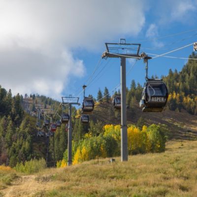 Overhead cable car at Silver Queen Gondola