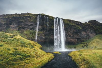 iceland seljalandsfoss waterfall