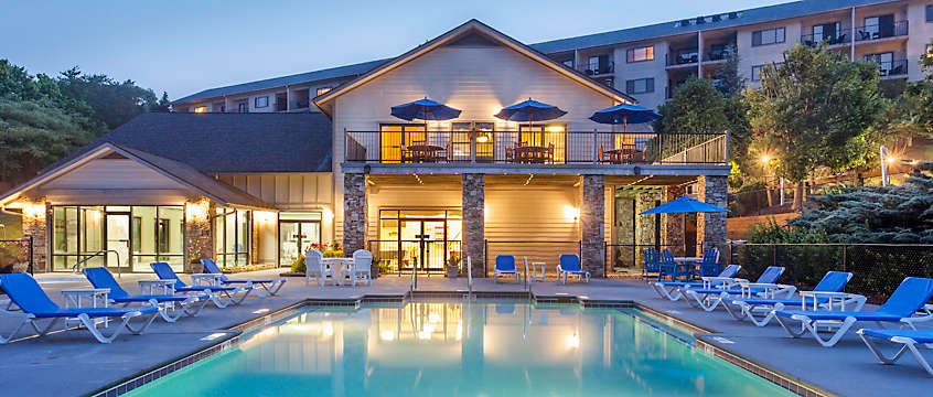 Laurel Crest™ resort pool