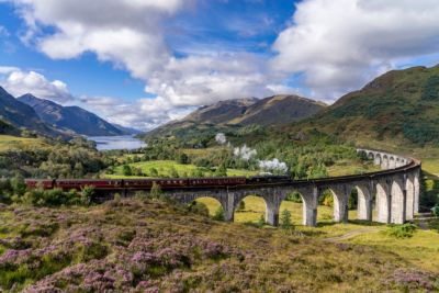 scotland famous glenfinnan railway viaduct