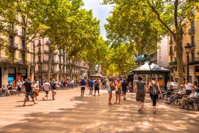 spain barcelona las ramblas people in city